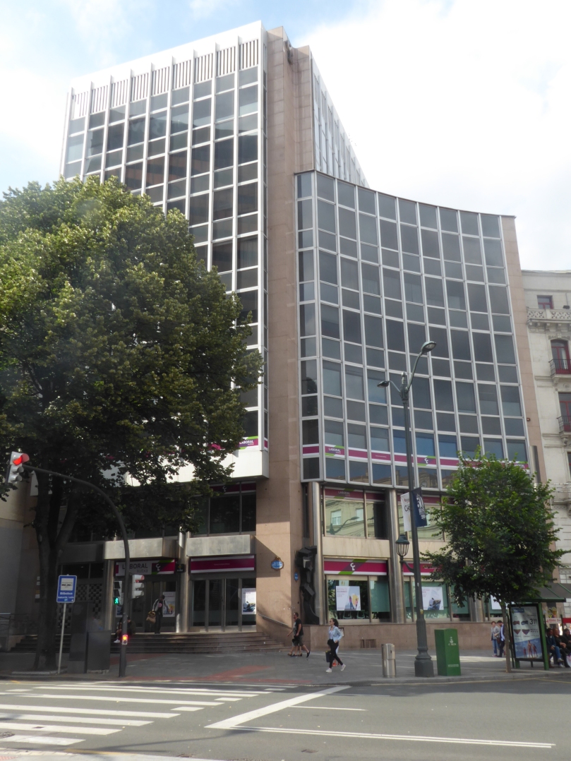 botella Arco iris Descolorar Caja Laboral Popular (Gran Vía 2) – Bilbao: Arquitectura y urbanismo (2º)